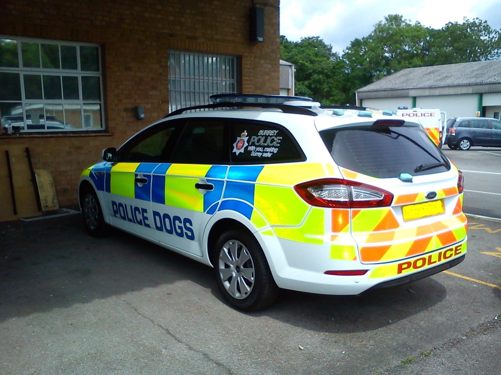 Half-battenberg police Mondeo